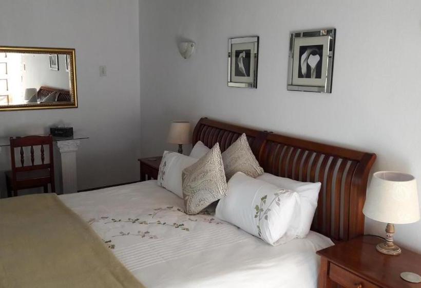 בית מלון כפרי Manor House