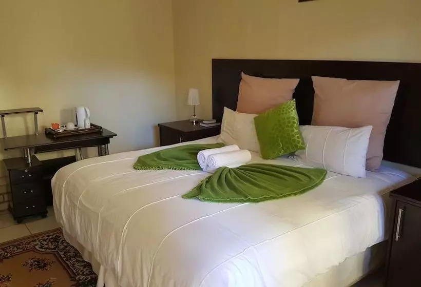 هتل Maranatha Guesthouse & Conference Centre