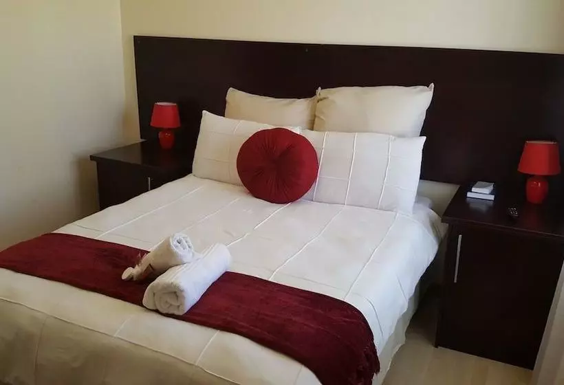 هتل Maranatha Guesthouse & Conference Centre