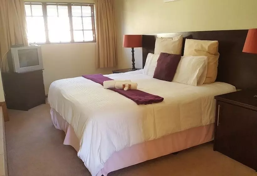 هتل Maranatha Guesthouse & Conference Centre