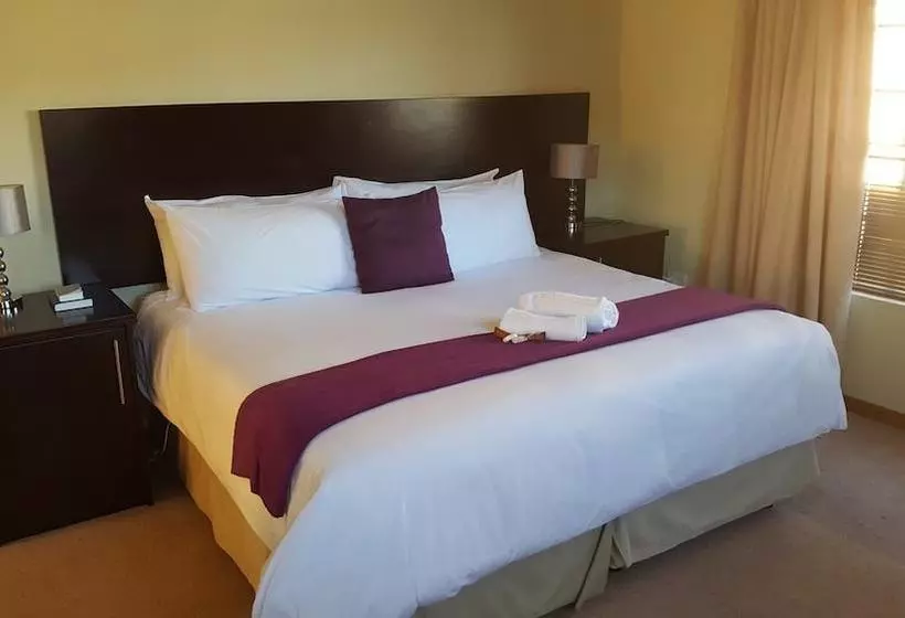 هتل Maranatha Guesthouse & Conference Centre