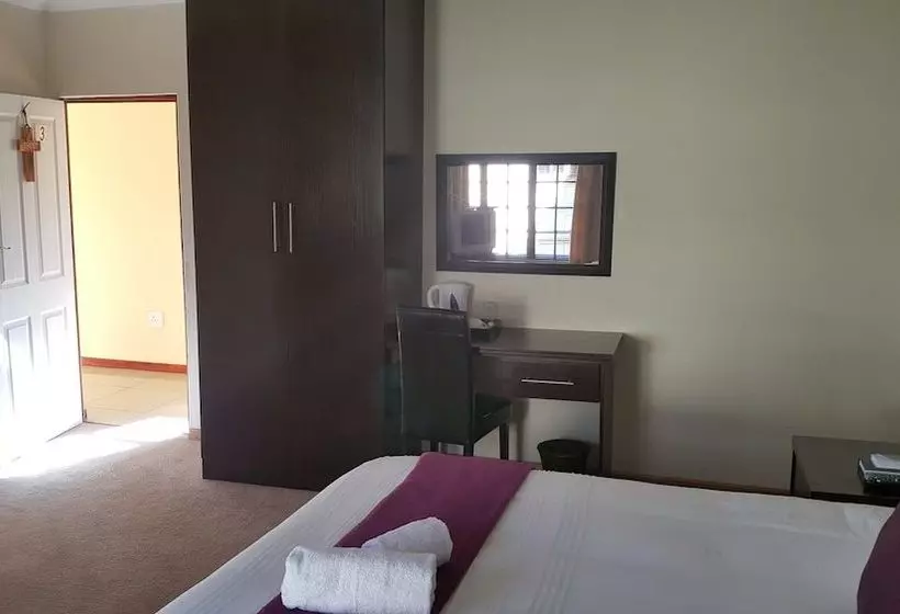 هتل Maranatha Guesthouse & Conference Centre