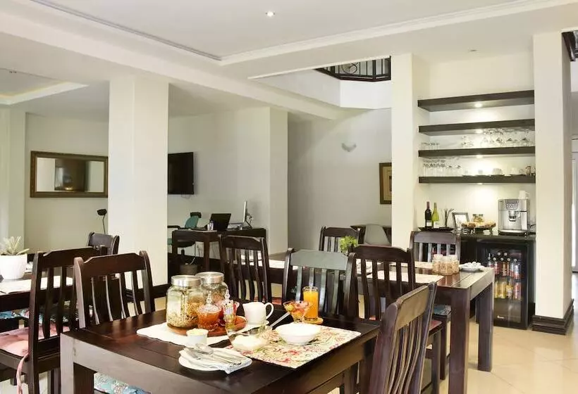 ホテル Sandown Guest House