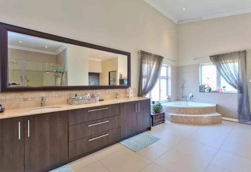 ホテル Sandown Guest House