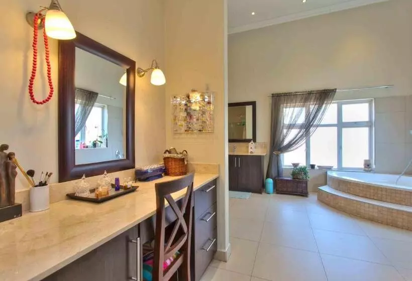 ホテル Sandown Guest House