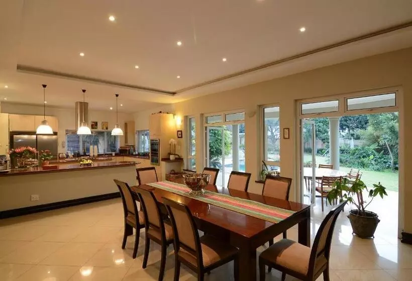 ホテル Sandown Guest House