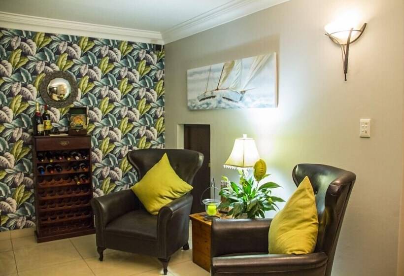 Отель The Hamptons Guest House