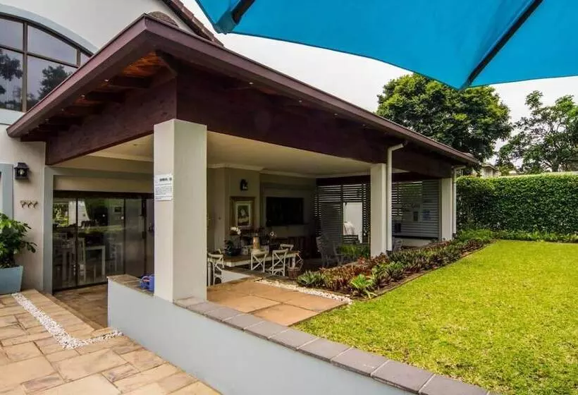 Hotelli The Hamptons Guest House