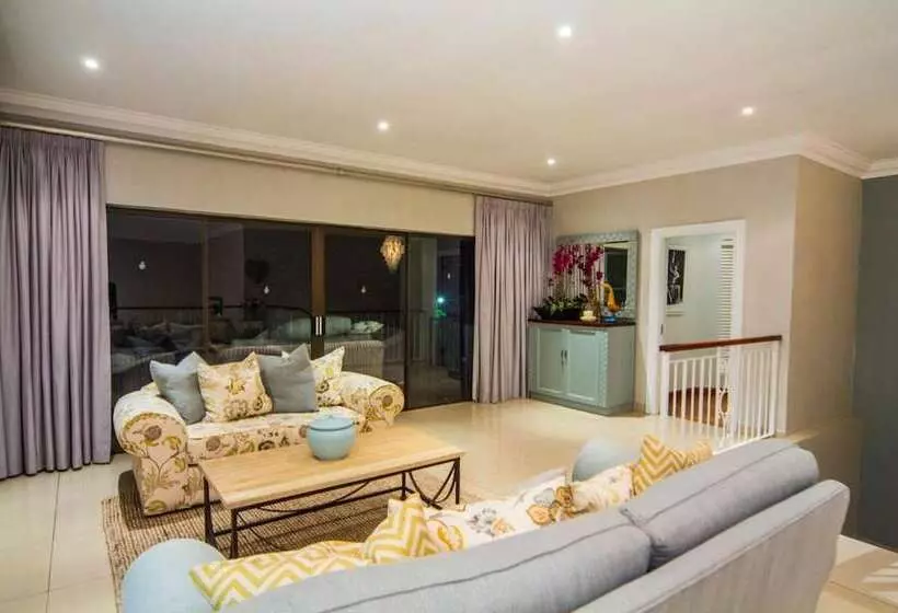 Hotelli The Hamptons Guest House