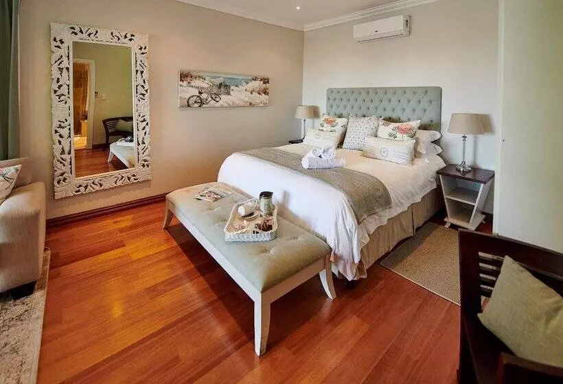 Hotelli The Hamptons Guest House