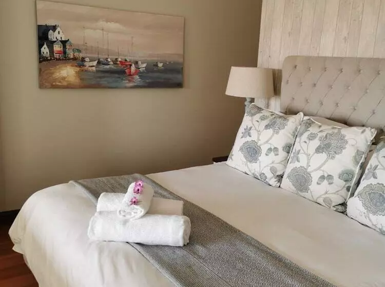 Hotelli The Hamptons Guest House