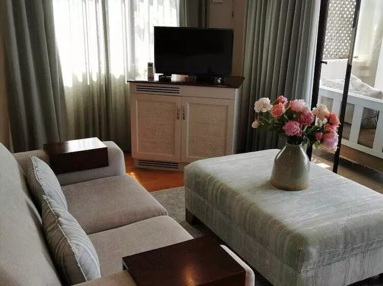 Hotelli The Hamptons Guest House