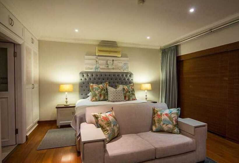 Отель The Hamptons Guest House