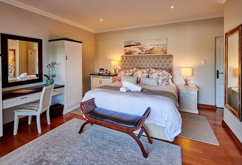 Отель The Hamptons Guest House