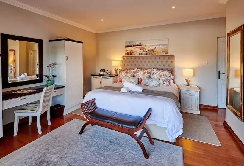 Hotelli The Hamptons Guest House