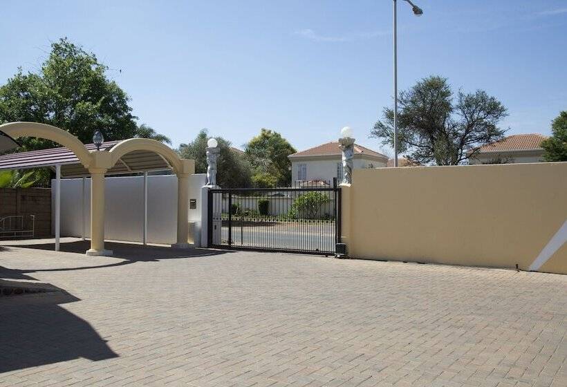 בית מלון כפרי Xaviera Guest House