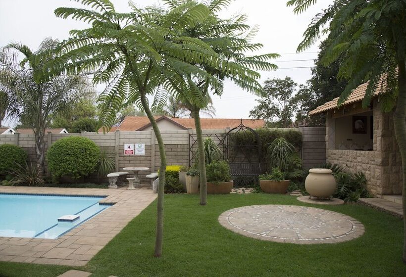 בית מלון כפרי Xaviera Guest House