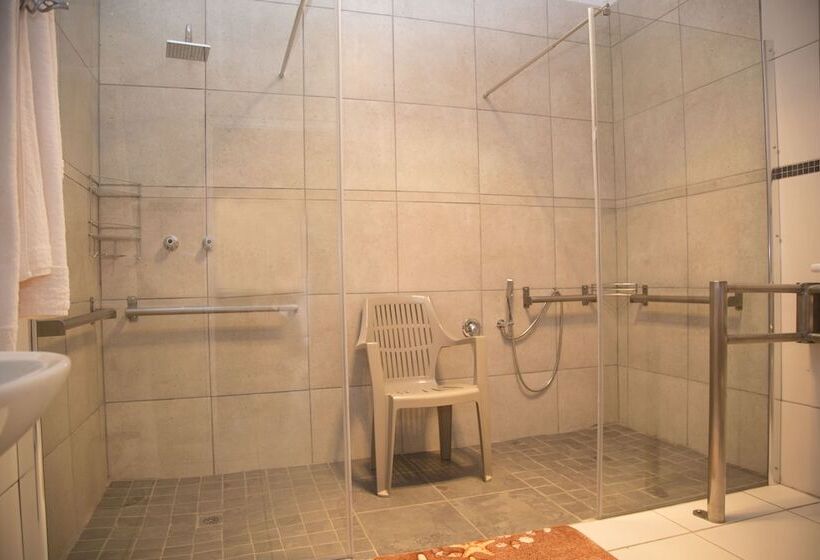 בית מלון כפרי Xaviera Guest House