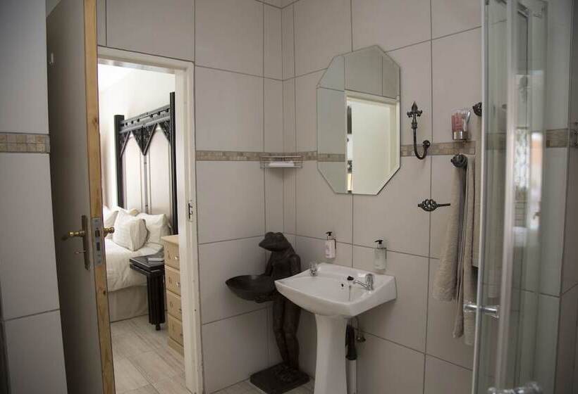 בית מלון כפרי Xaviera Guest House