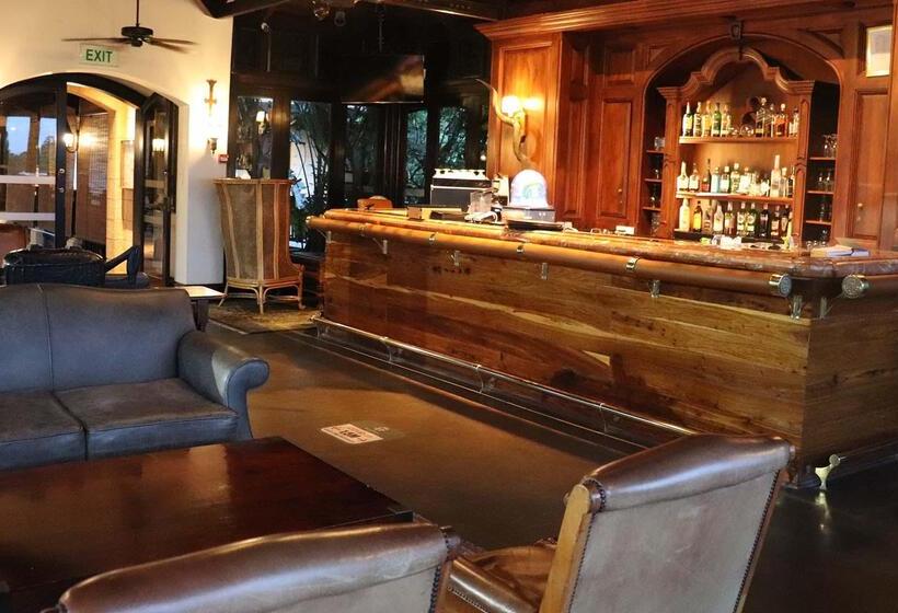 בית מלון כפרי Zimbali Lodge