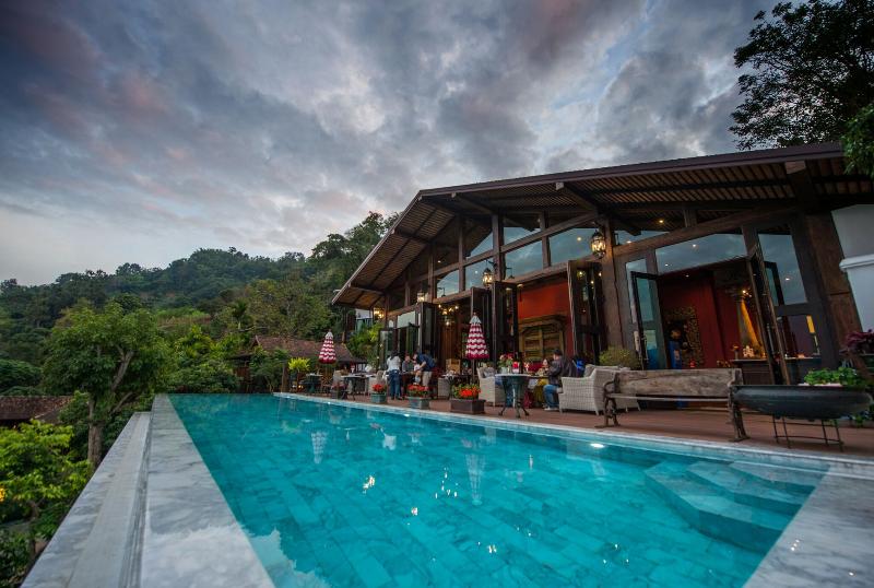 리조트 Chantra Khiri Chalet