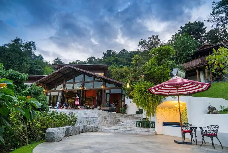 استراحتگاه Chantra Khiri Chalet