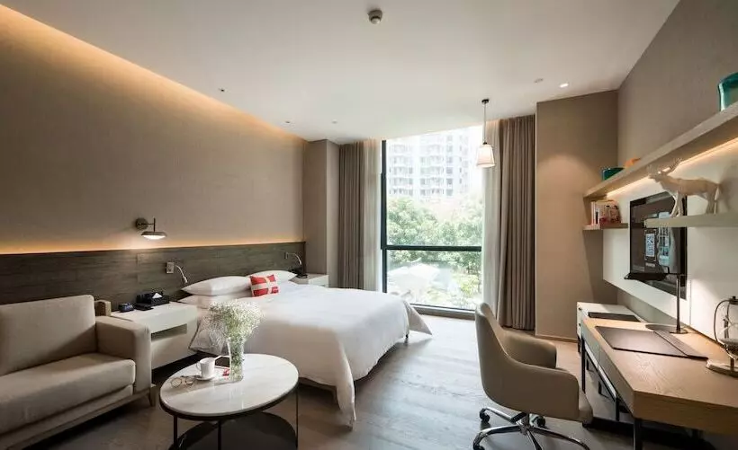 Swisstouches Guangzhou Hotel Residences