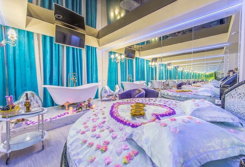 Alex Hotel Na Petrogradskoy