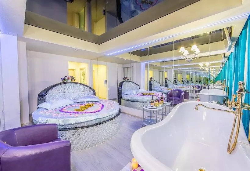 Alex Hotel Na Petrogradskoy