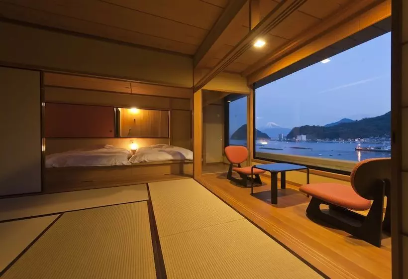 Hotelli Izu Mitsuhama Syoutoukan