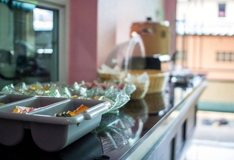 هتل Phi Phi Top View Resort