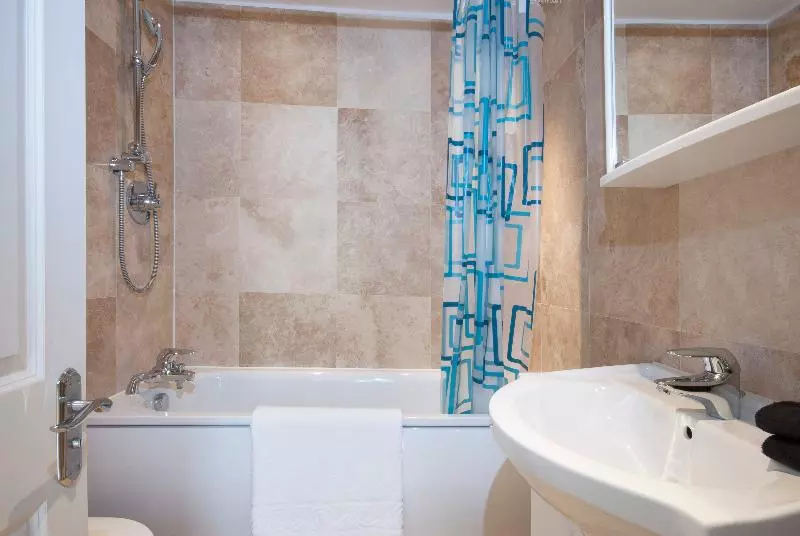 ホテル Queensgate Court