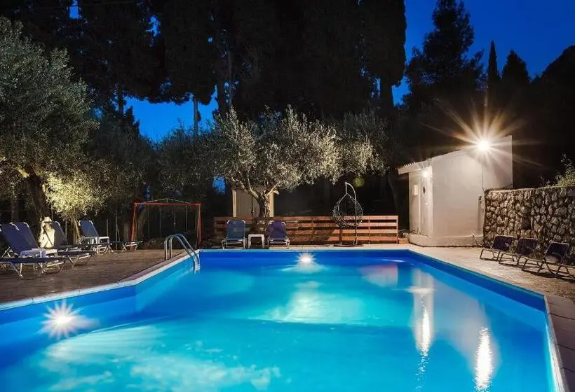 Olive Grove Poolside Apartments