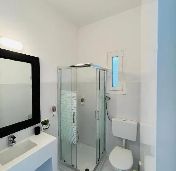 Olive Grove Poolside Apartments