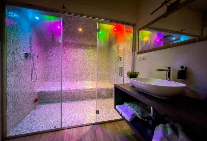 هتل 4 Star Suite Spa   Self Check In