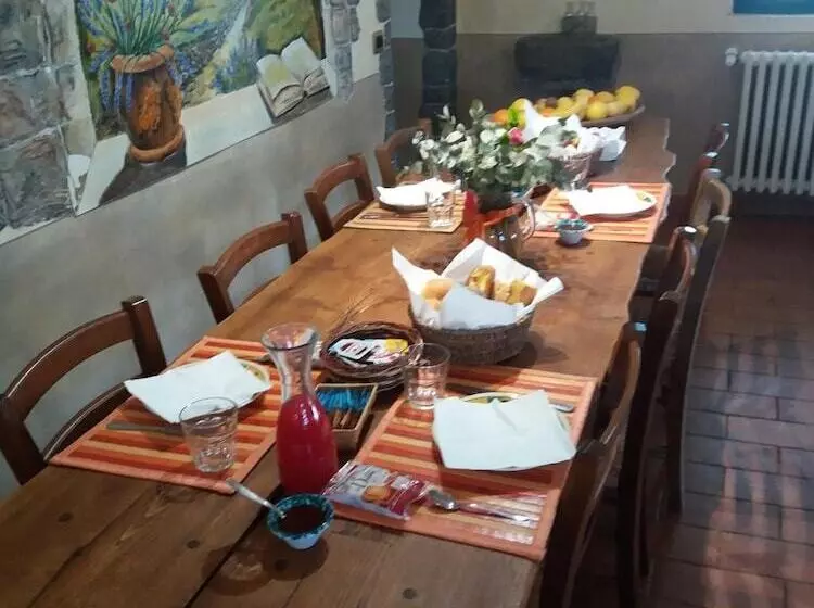 ホテル Agriturismo Campofiorito