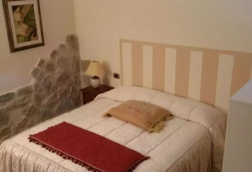 ホテル Agriturismo Campofiorito