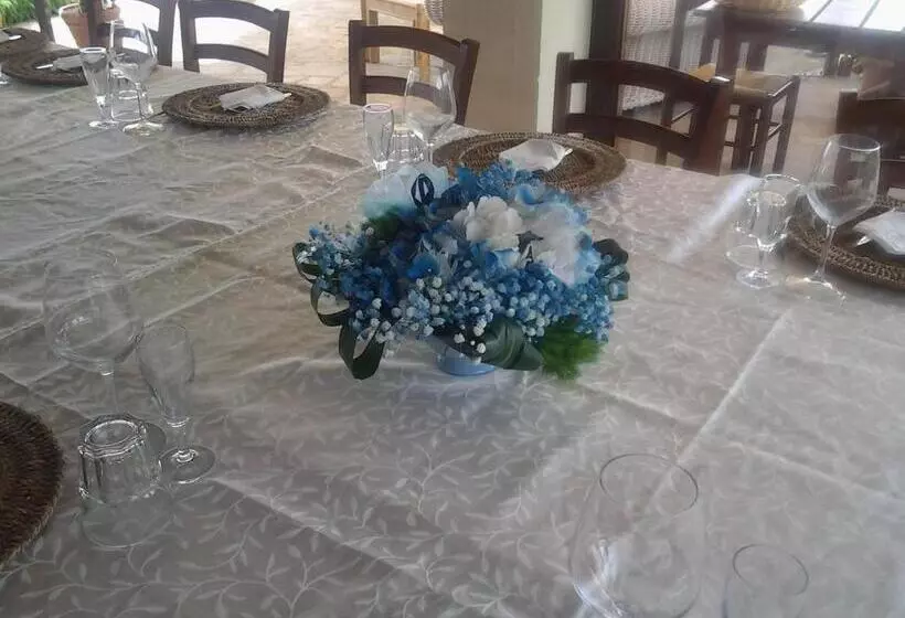 ホテル Agriturismo Campofiorito