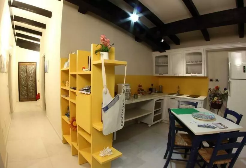 هتل B&b I Fiori Del Mare