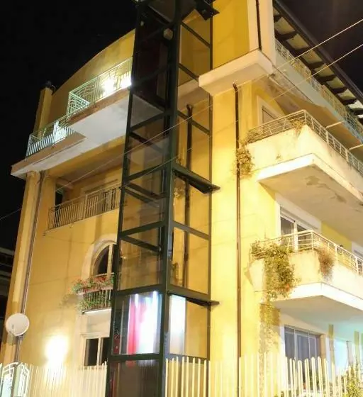 هتل B&b I Fiori Del Mare