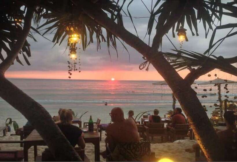 酒店 Jj Beach Resort