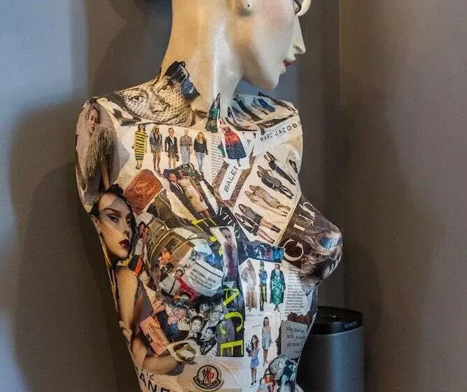 هتل Mccormick Place Guest House