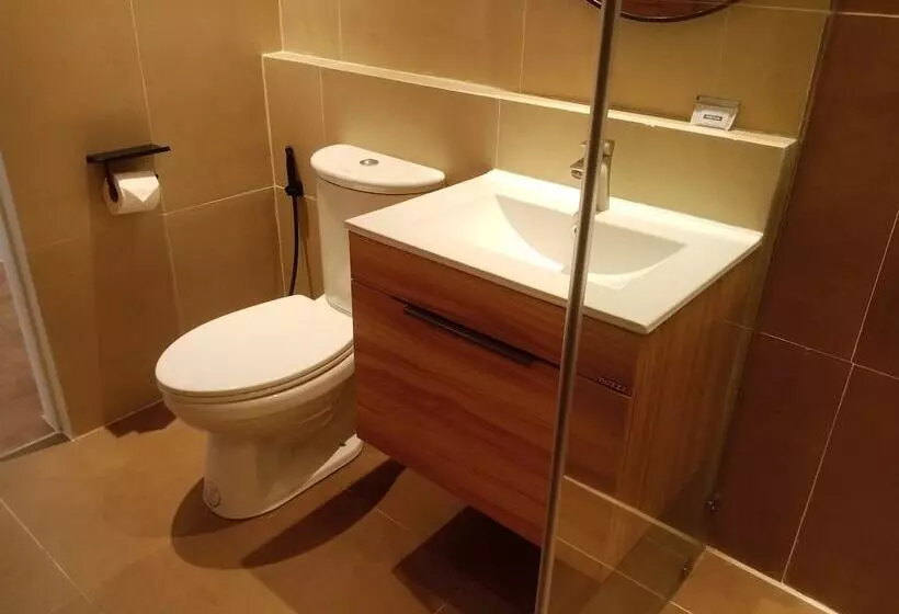 هتل Paras Inn Boracay