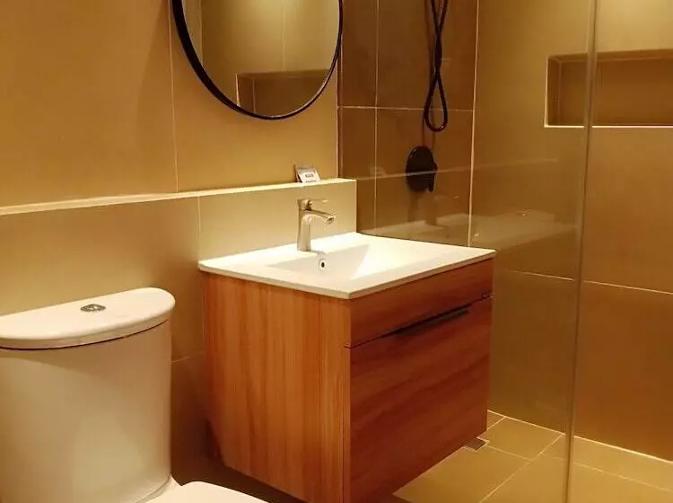 هتل Paras Inn Boracay