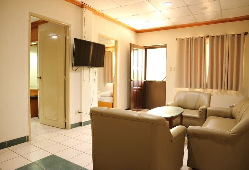 酒店 Puerto De San Juan Beach Resort