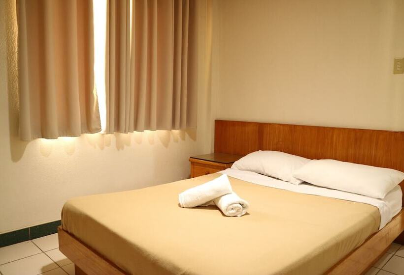 酒店 Puerto De San Juan Beach Resort