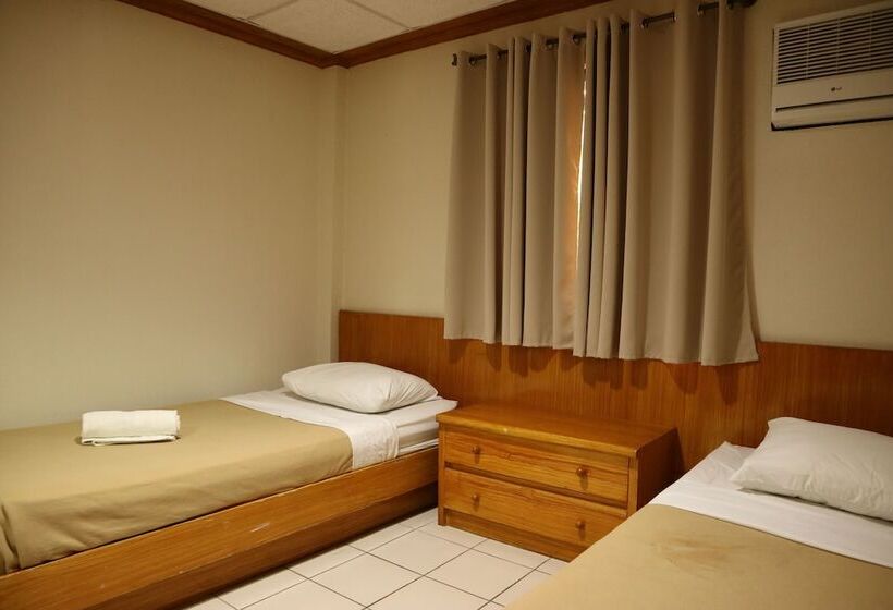 酒店 Puerto De San Juan Beach Resort