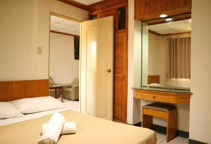 Hotelli Puerto De San Juan Beach Resort