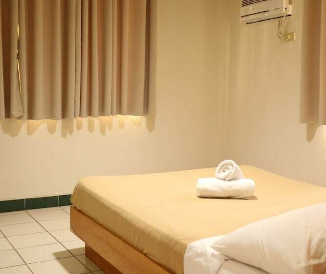 酒店 Puerto De San Juan Beach Resort