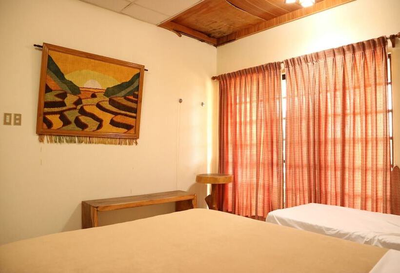 酒店 Puerto De San Juan Beach Resort